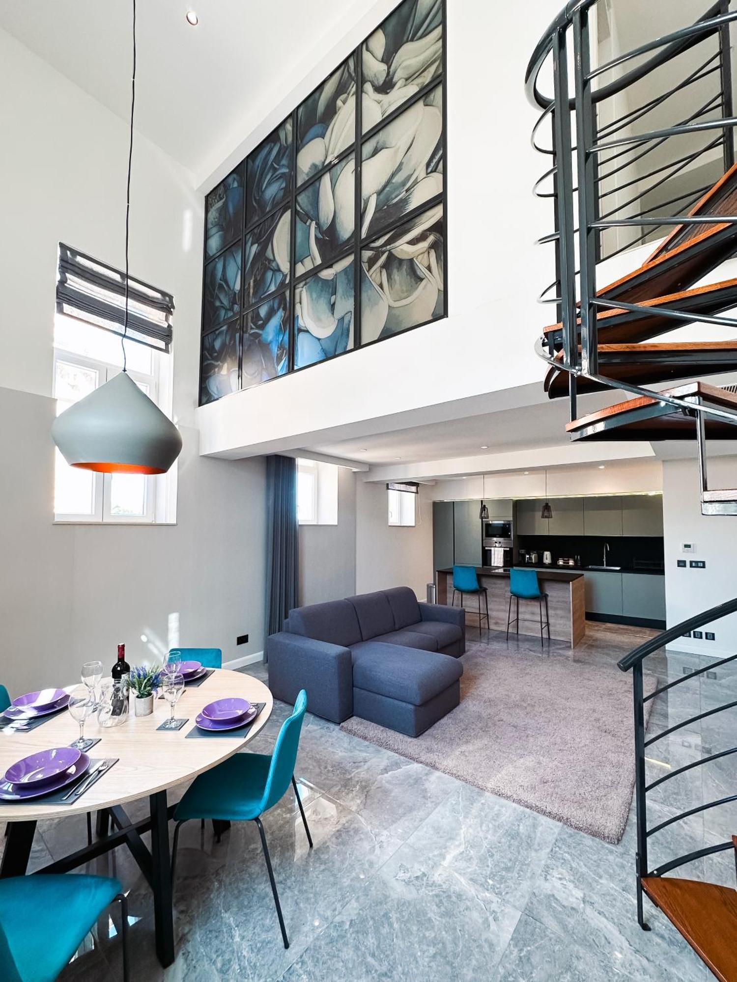 Florette 2br With Stunning Lounge Terrace By Arcobnb