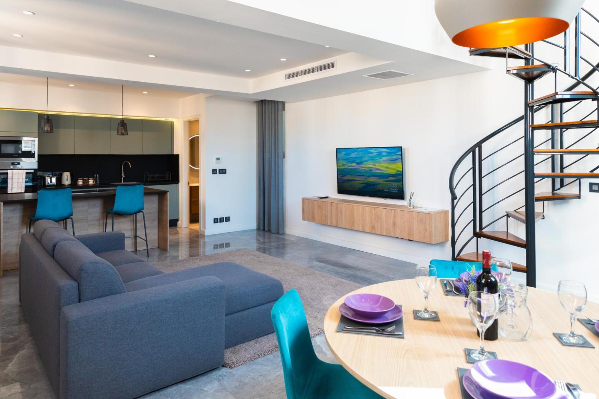 Florette 2br With Stunning Lounge Terrace By Arcobnb *